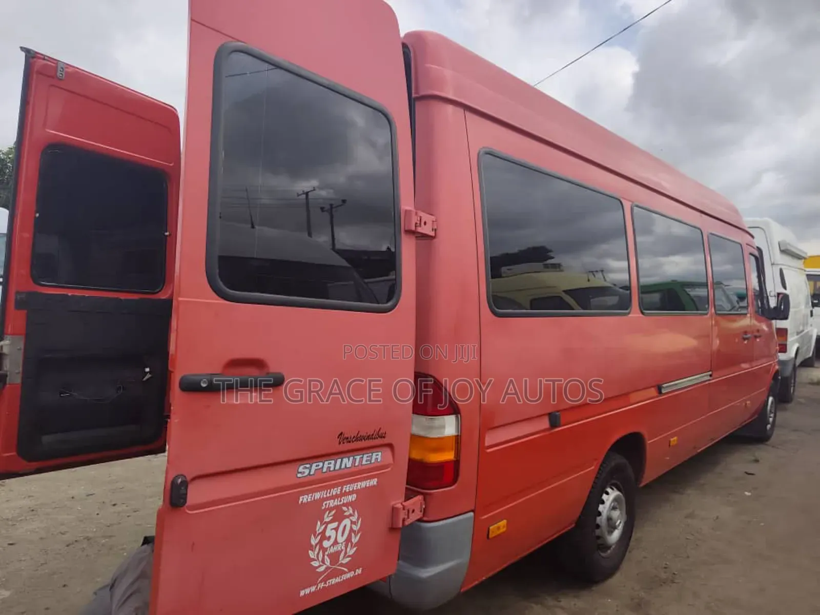 Mercedes-Benz Sprinter 2010 Red