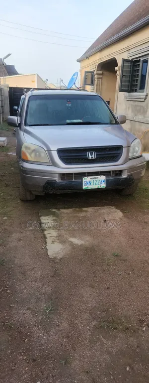 Honda Pilot 2005 Gold