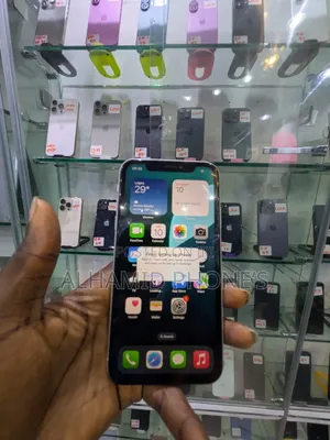 Apple iPhone XR 64 GB White