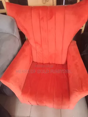 Elegant Single Sofa Chair for Classic Comfort