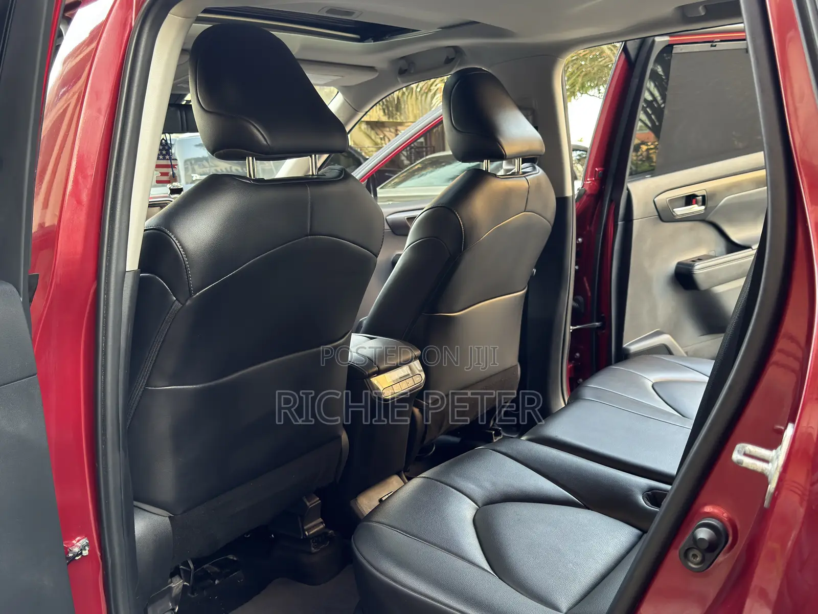 Toyota Highlander XLE 2022 Red