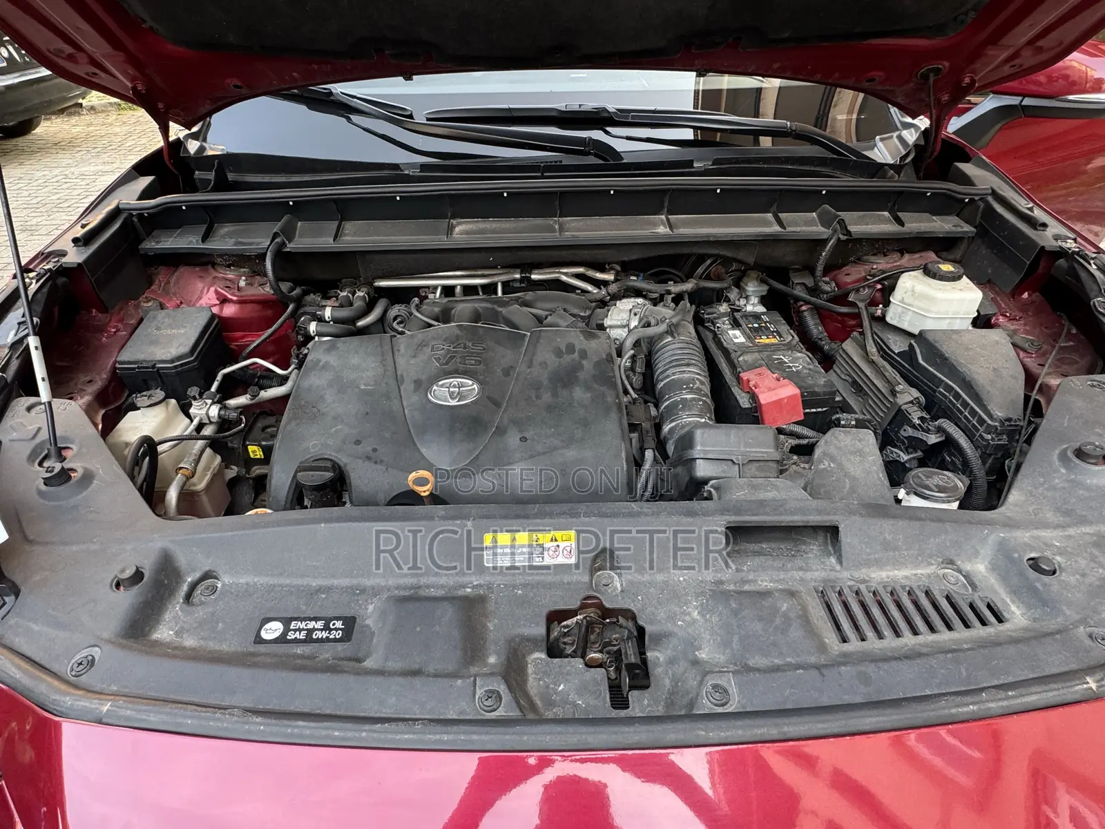 Toyota Highlander XLE 2022 Red