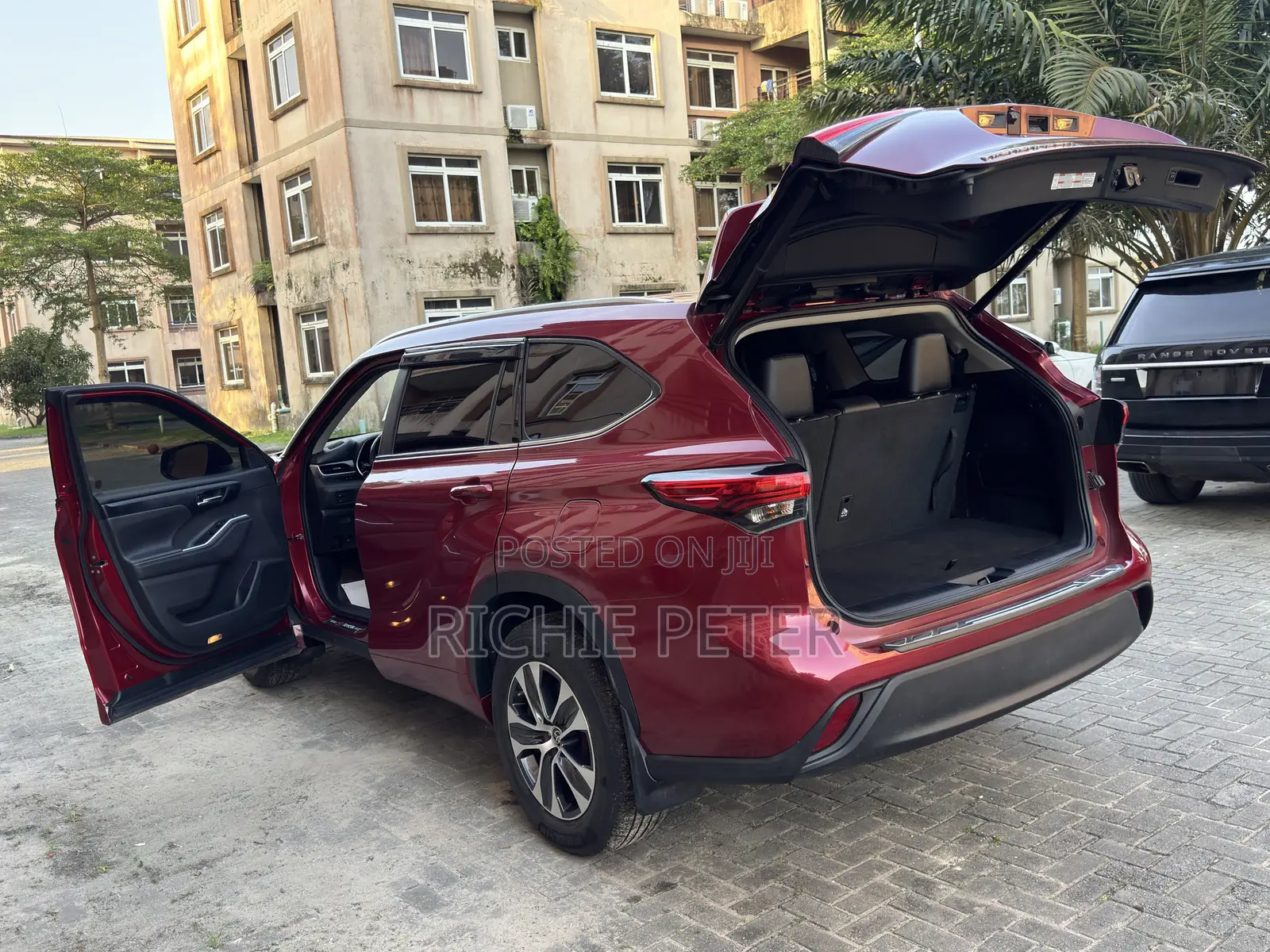 Toyota Highlander XLE 2022 Red