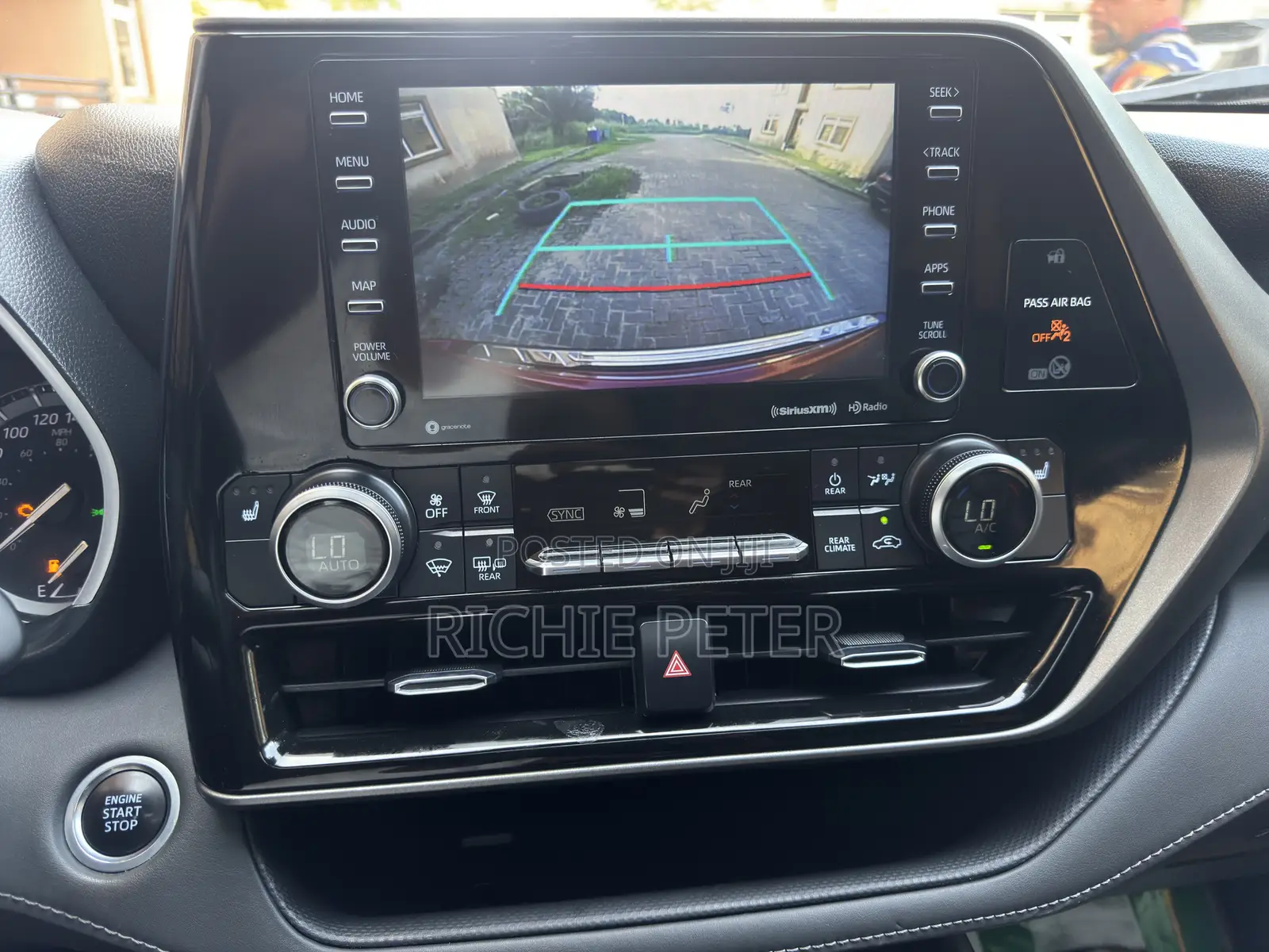 Toyota Highlander XLE 2022 Red