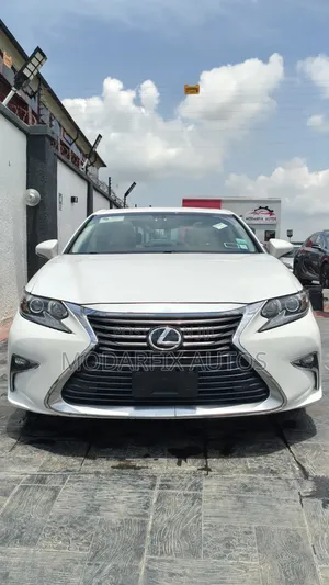 Lexus ES 350 FWD 2017 White