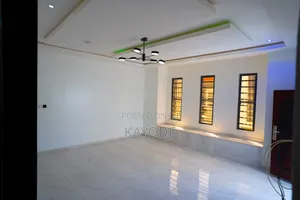 4bdrm Duplex in Lafiaji for sale