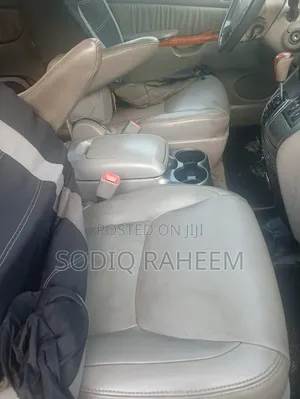 Toyota Sienna 2005 Silver