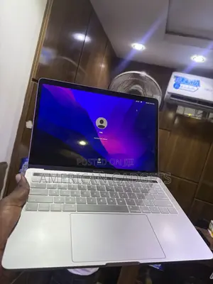 Laptop Apple MacBook Pro 2017 16GB Intel Core i7 SSD 256GB