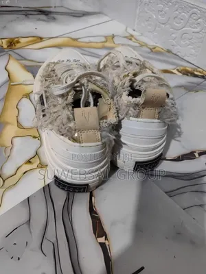 UK Used Shoes for Sale (Confirm Akube)