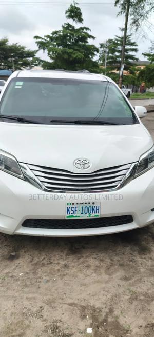 Toyota Sienna 2016 White