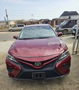 Toyota Camry 2018 Red