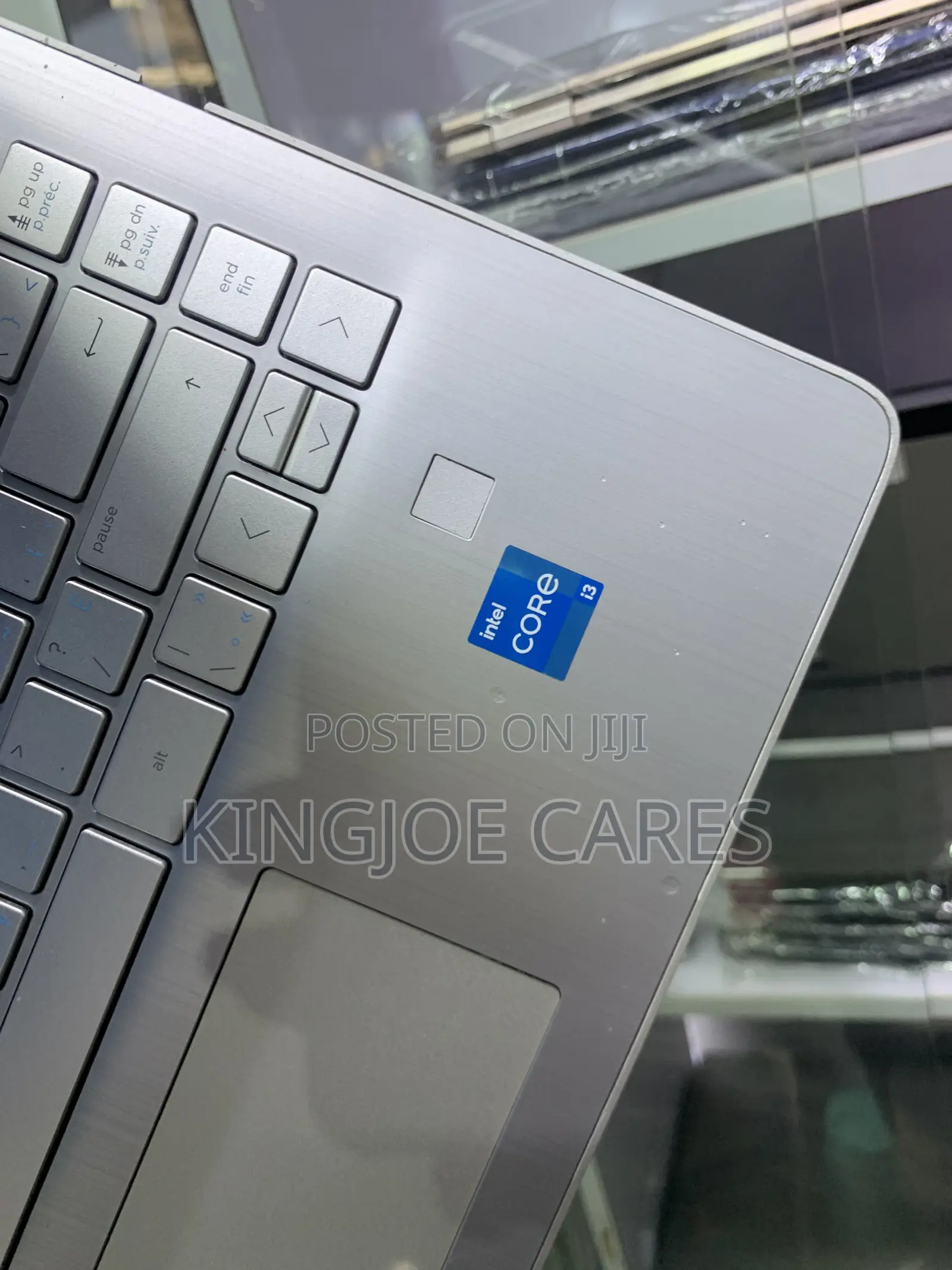 Laptop HP 14-ep0063 8GB Intel Core i3 SSD 256GB