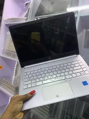 Laptop HP 14-ep0063 8GB Intel Core i3 SSD 256GB