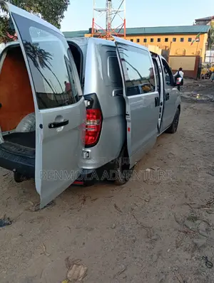 Hyundai H1 2009 Grey