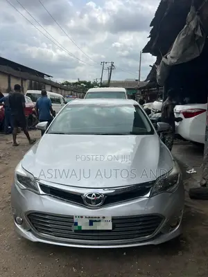 Toyota Avalon XLE 4dr Sedan (3.5L 6cyl 6A) 2015 Silver