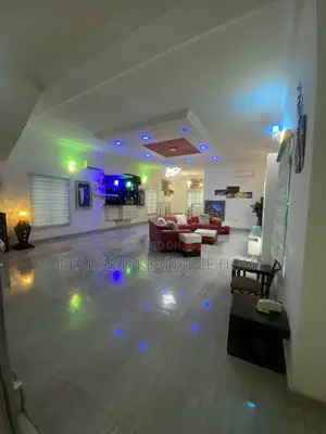 5bdrm House in Ikota Lekki for sale