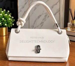 Elegant White Women's Handbag – Chic & Stylish!