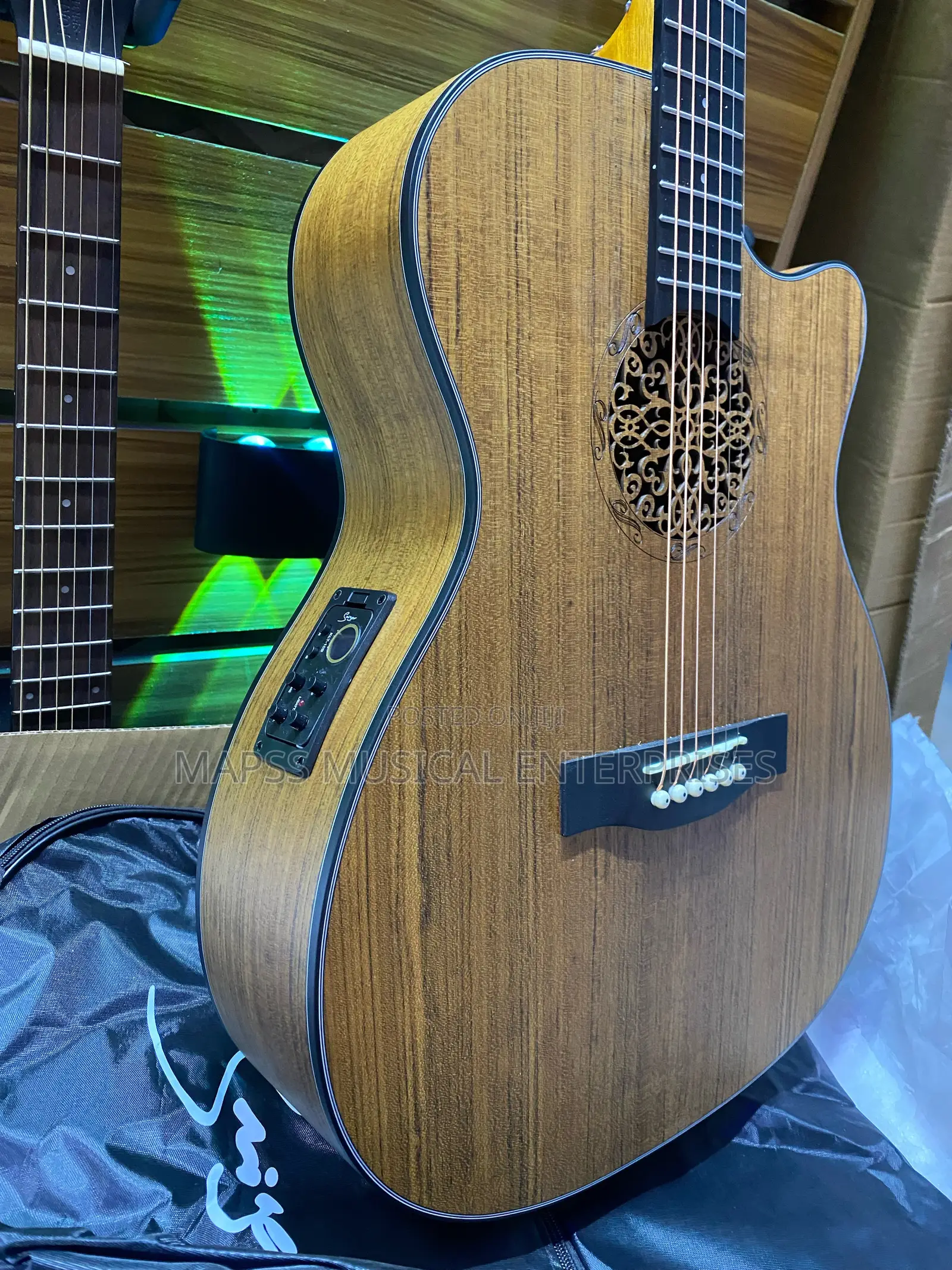 Smiger LG-09 40-Inch Electro-Acoustic Guitar