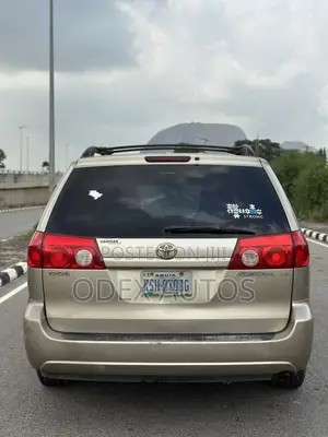 Toyota Sienna LE AWD 2008 Gold
