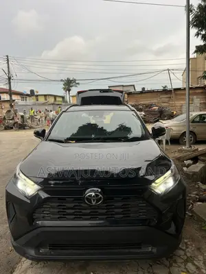 Toyota RAV4 XLE AWD 2024 Black