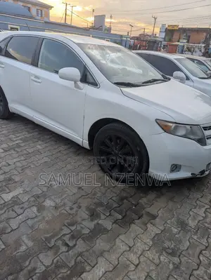 Toyota Venza XLE 2011 White