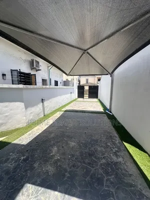 4bdrm Duplex in Idado for sale