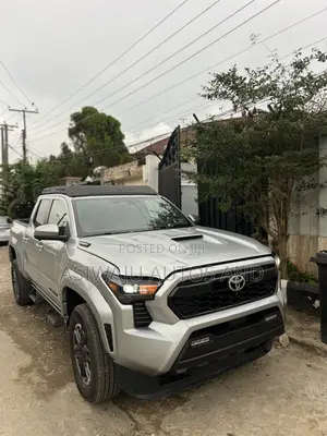 Toyota Tundra SR5 Double Cab 6.5' Bed 2024 Silver