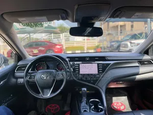Toyota Camry XSE (2.5L 4cyl 8A) 2019