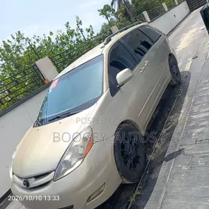 Toyota Sienna 2007 Gold