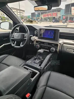 Toyota Tacoma SR5 Double Cab 6' Bed AT 2024 Gray