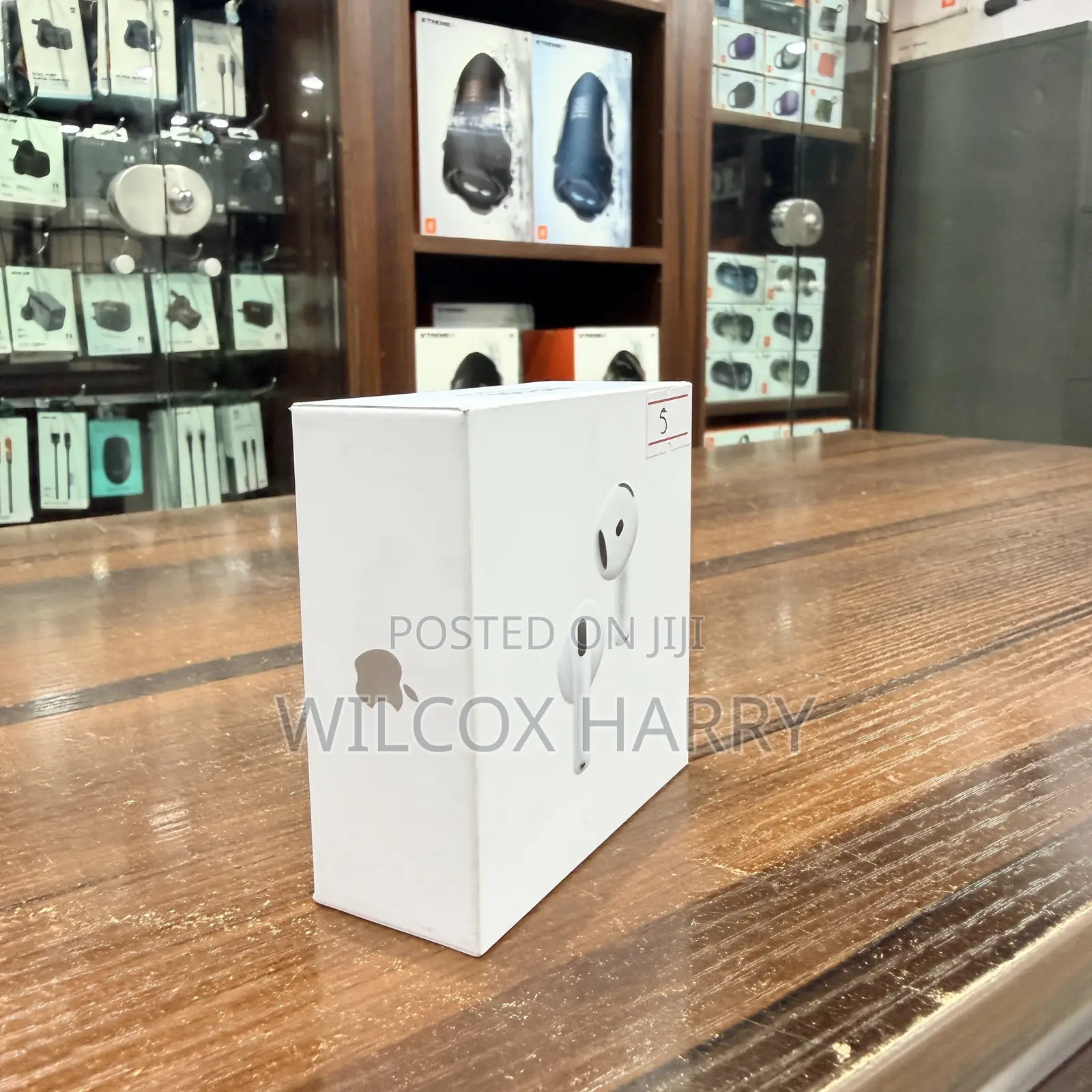 AirPods 5 With Wireless Charging Case