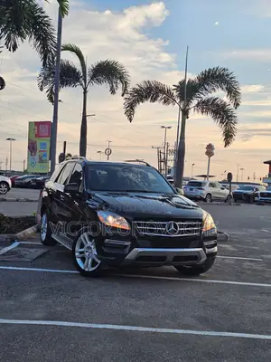 Mercedes-Benz M Class ML350 4MATIC 4dr SUV AWD (3.5L 6cyl 7A) 2014
