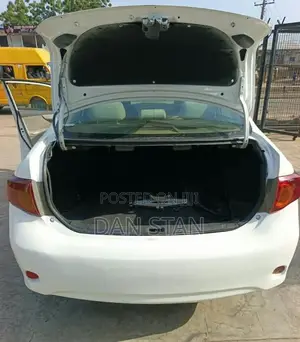 Toyota Corolla 2009 White