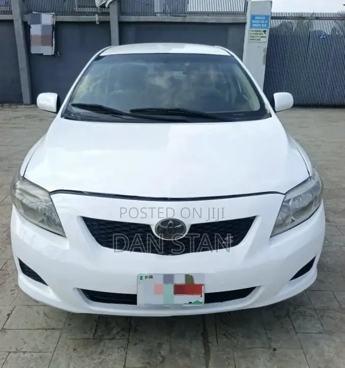 Toyota Corolla 2009 White