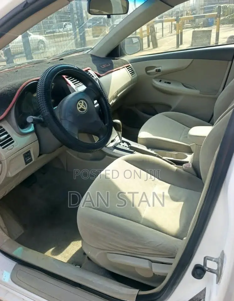 Toyota Corolla 2009 White