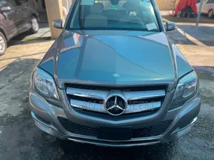 Mercedes-Benz GLK-Class Base GLK 350 4dr AWD 4MATIC (3.5L 6cyl 7A) 2015
