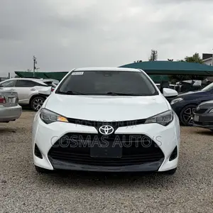 Toyota Corolla LE 4dr Sedan (1.8L 4cyl CVT) 2017 White