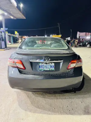 Toyota Camry LE 4dr Sedan (2.5L 4cyl 6AM) 2010 Gray