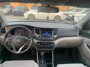 Hyundai Tucson 2017 Silver