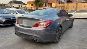 Hyundai Genesis 2010 Gray