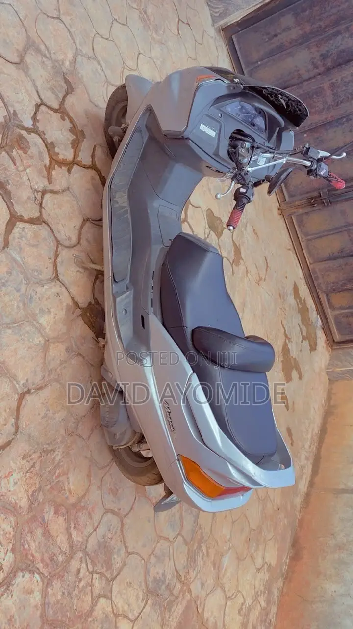 Yamaha Majesty 2005 Silver