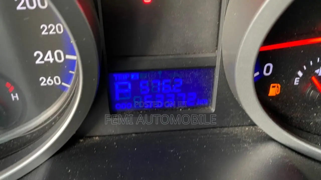 Hyundai Genesis 2010 Gray