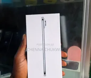 New Apple iPhone 17 256 GB Silver