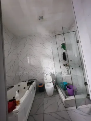 Studio Apartment in Orchid Road, Chevron for rent