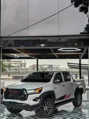 Toyota Hilux 2020 White