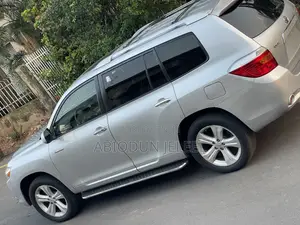 Toyota Highlander 2010 Silver
