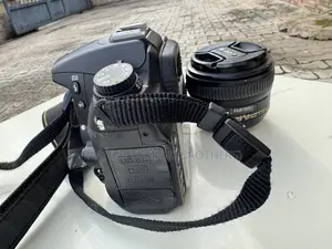 Nikon D7000 DSLR Camera
