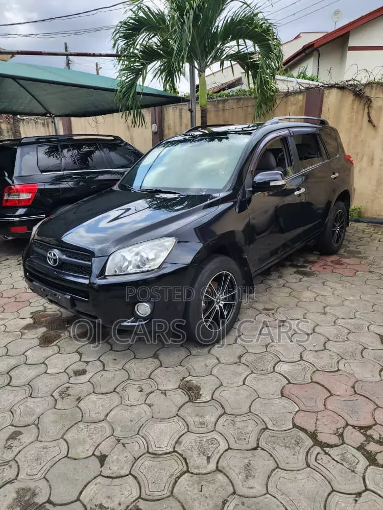 Toyota RAV4 2010 Black
