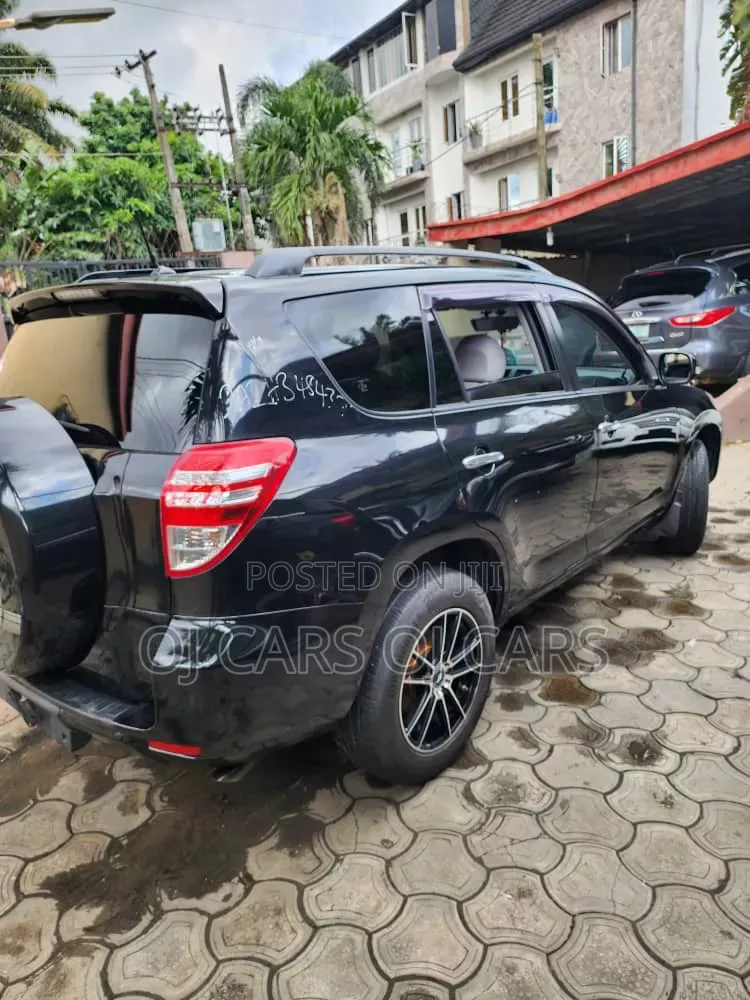 Toyota RAV4 2010 Black