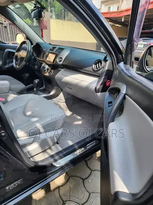 Toyota RAV4 2010 Black